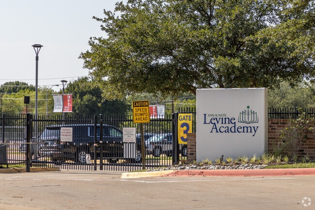 Ann and Nate Levine Academy-A Solomon Schechter School campus