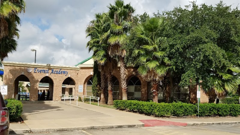 Everest Academy campus